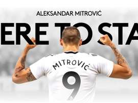 Mitrovic giocherà nel Fulham. Twitter/FulhamFC