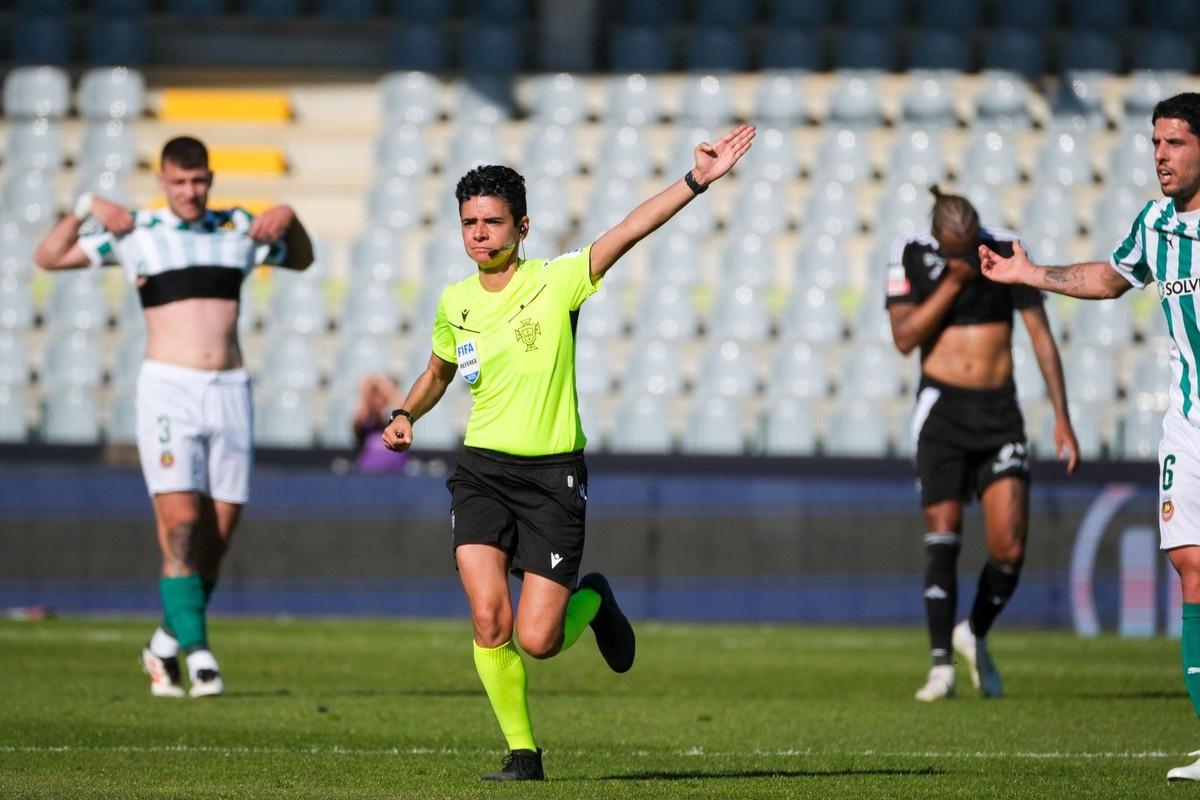 Una mujer arbitra por primera vez en la historia de la Liga Portuguesa