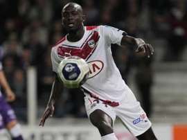 Cédric Yambéré jugará hasta el final de temporada en el APOEL chipriota. Girondins
