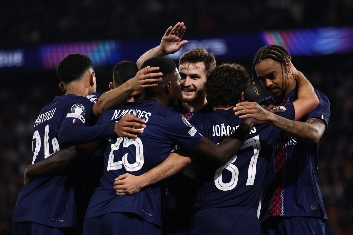 El PSG empieza como debió en 2024