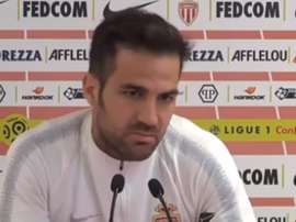Fabregas, durante una conferenza stampa con il Monaco.
