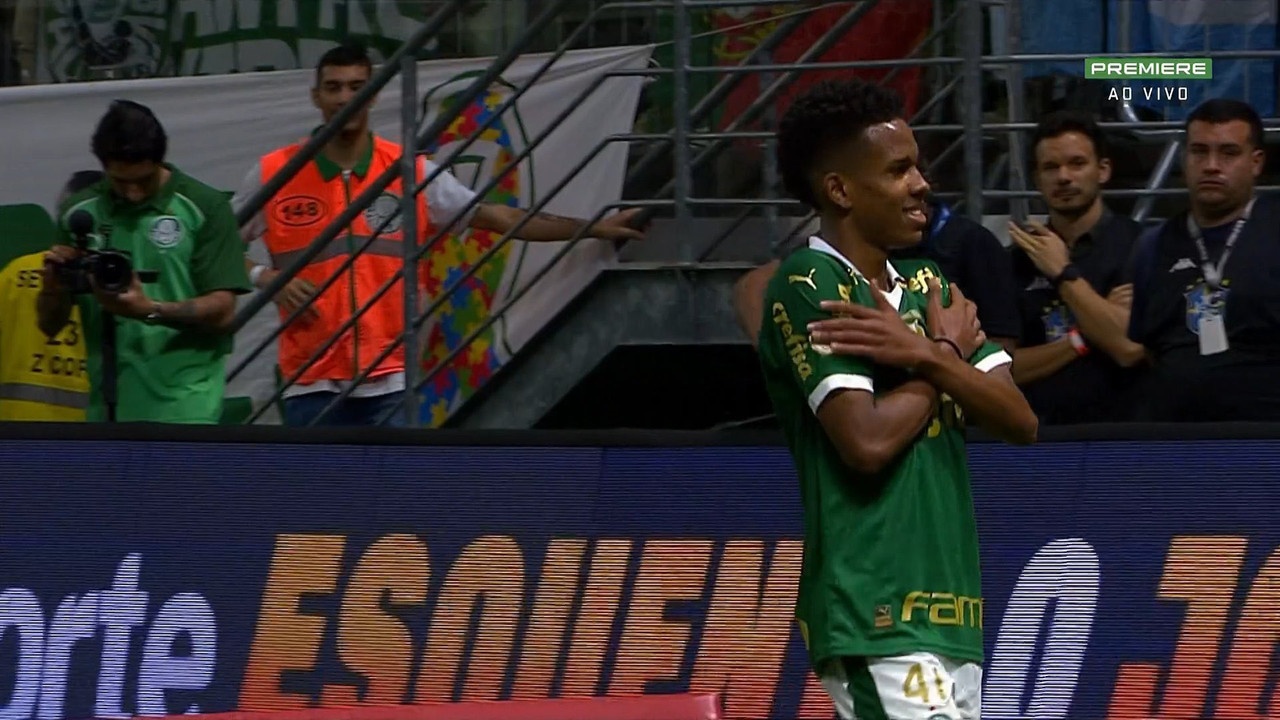 Estêvão brilha, se emociona e se despede do Palmeiras