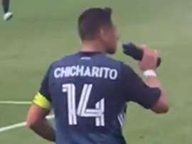 Chicharito fue capitán en su estreno con Los Angeles Galaxy. Captura/Celia0867