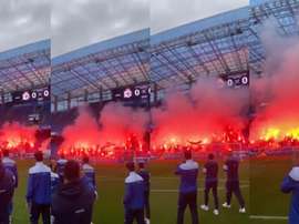 Los 'Riazor Boys' entraron, bengalearon y, al parecer, se marcharon. Twitter/CBeauvue