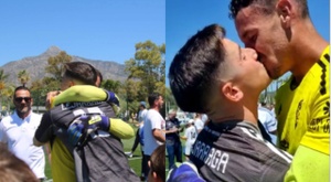 El beso del ascenso: uno de los héroes del Marbella anunció su homosexualidad