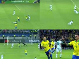 Gabriel Jesus ouvre le score face à l'Argentine. Captura/DAZN