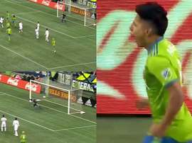 Ruidíaz firmó un golazo después de ejecutar una gran volea. Captura/MLS