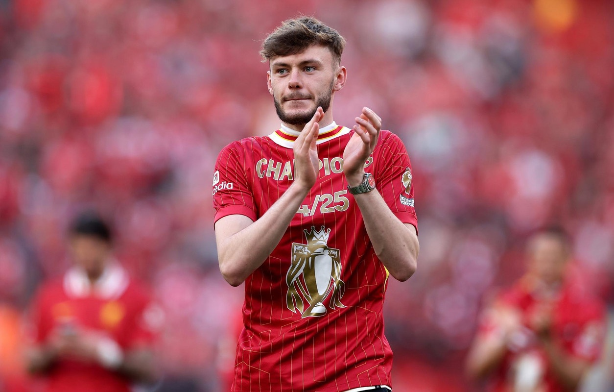 El Liverpool renueva al heredero de Alexander-Arnold