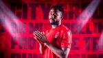 El Nottingham tira de talonario: Dennis y Kouyaté, nuevos refuerzos