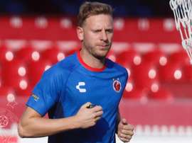 Menéndez, doblete ganador en la recta final. ClubTiburones
