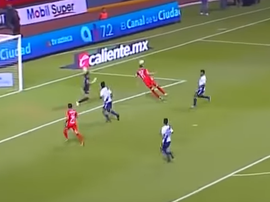 Menéndez y su plancha en el 1-2. Captura