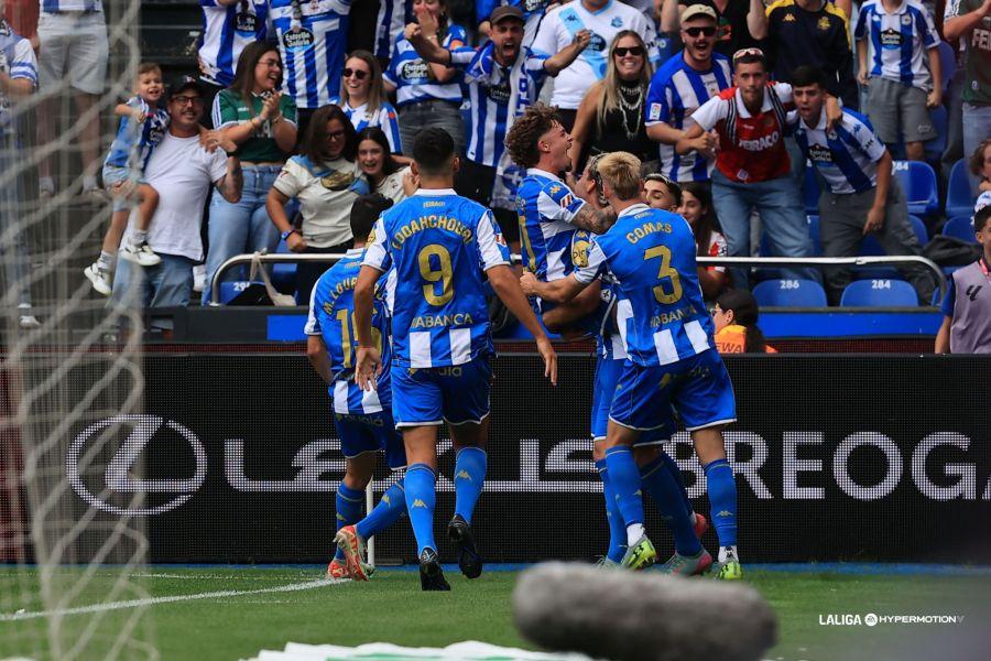 Barcia acaba con el invicto del Sporting