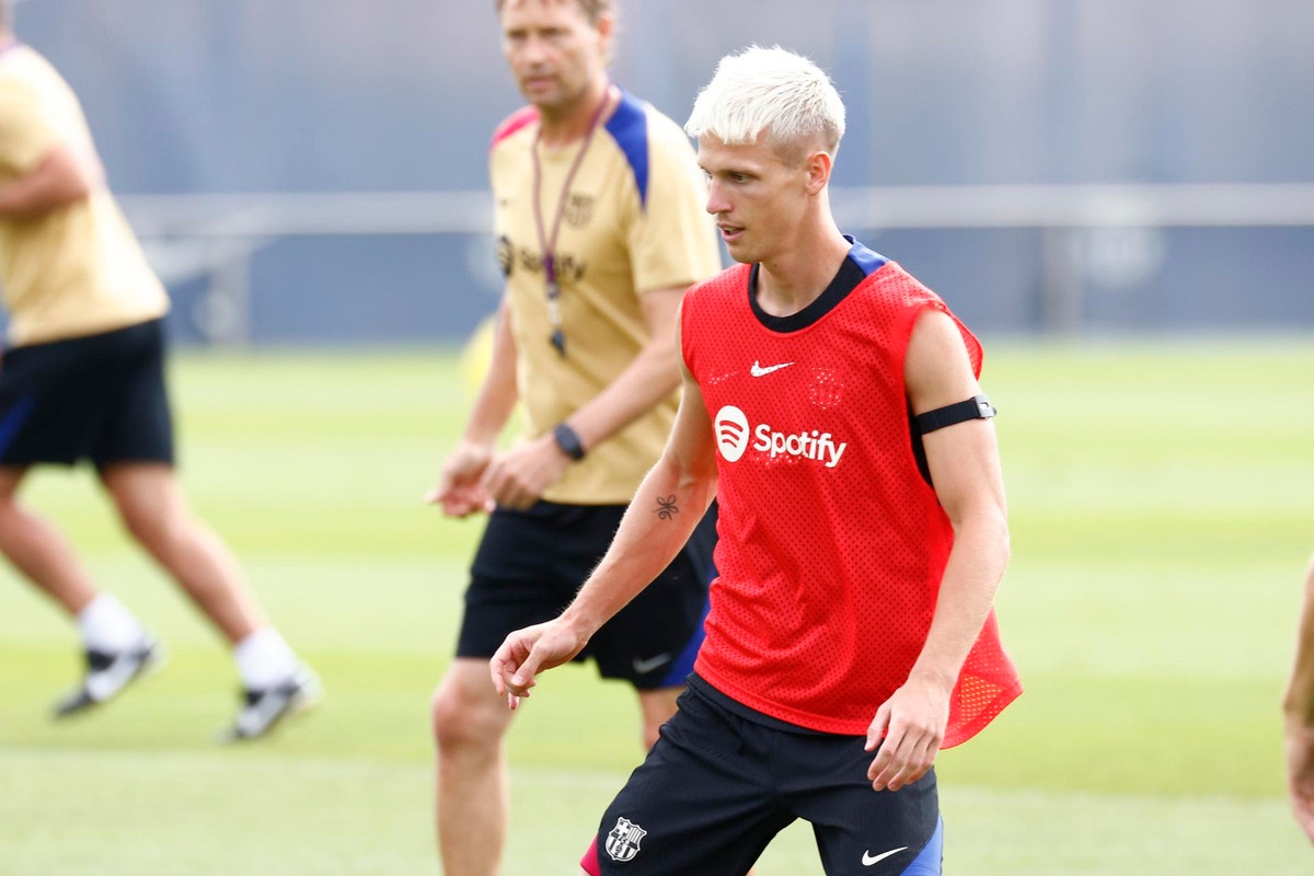 Dani Olmo returns to Barca's training sessions