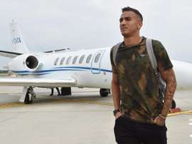 Danilo já está em Turim para assinar com a Juventus. Twitter @juventusfc