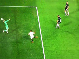De Gea made the save away to his right. Screenshot