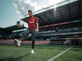 Hancko rejoint le Sparta Prague. Twitter/ACSparta