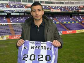 El futbolista tuvo que ser trasladado en ambulancia. Real Valladolid