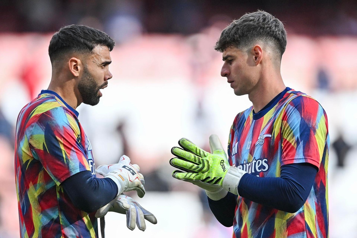 Kepa, conforme incluso a la sombra de Raya