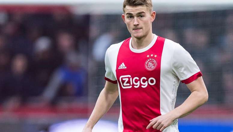 Psg Offer De Ligt 11m Contract Besoccer