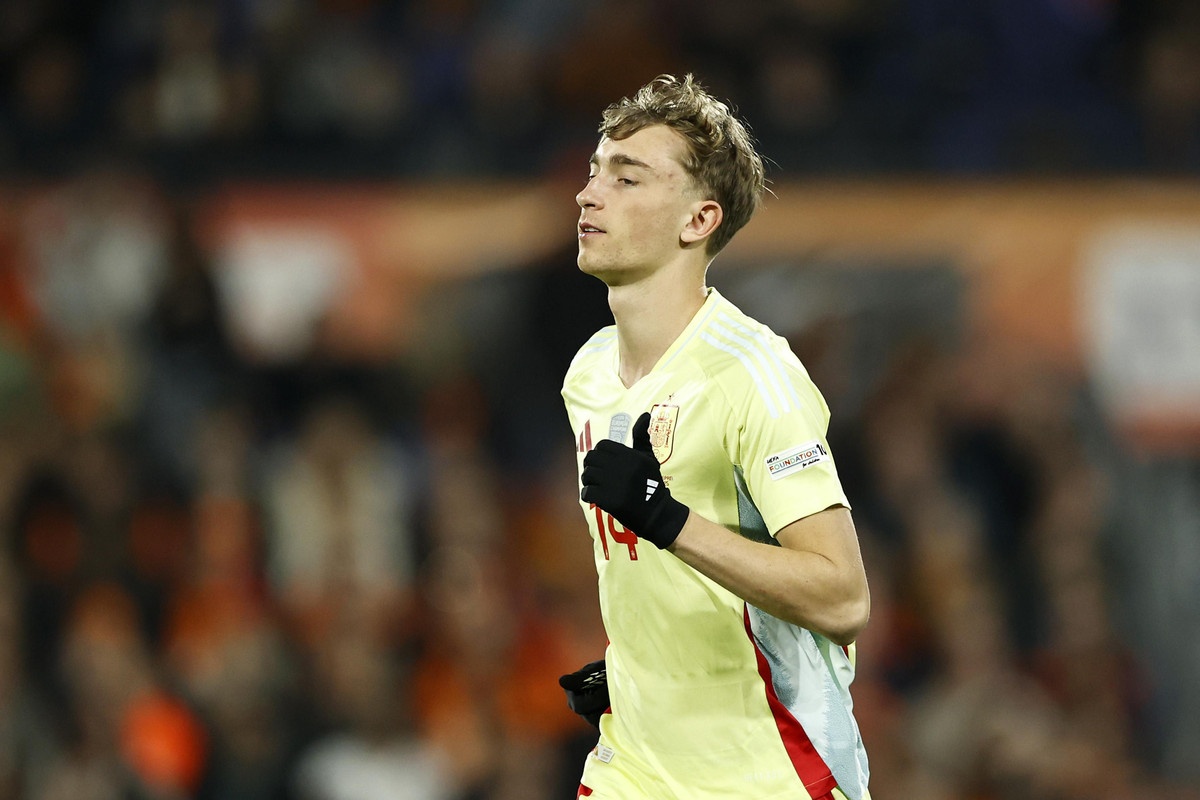 Real Madrid lead race for Bournemouth's Dean Huijsen