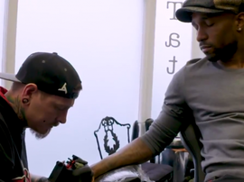 Defoe llevará siempre al pequeño Bradley en el brazo. Captura/IAmJermainDefoe