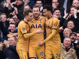 Triunfo esclarecedor do Tottenham na casa do Leicester. AFP
