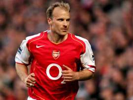 Bergkamp, Kuyt et Larsson veulent racheter un club de D3 anglaise. AFP