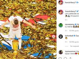 Ribéry despediu-se do Bayern com mais um título. Captura/FranckRibery7
