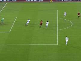 O momento do pontapé do internacional italiano. BeINSports