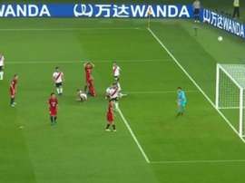 Anzai, Doi y Nagaki se encoentraron con el travesaño. Captura/FOXSports