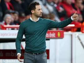 Nova época, novo técnico nos 'mineiros'. Schalke 04