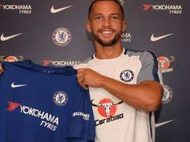 Ex-jogador dos 'foxes' assinou até 2022 pelos londrinos. Twitter/ChelseaFC
