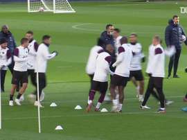Confira como foi o último treino do Paris Saint-Germain. DUGOUT