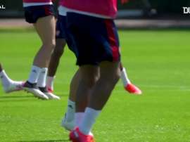 Martinelli treina forte no Arsenal para retorno da Premier League. DUGOUT