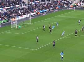 Le but splendide de De Bruyne contre Newcastle. dugout