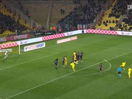 Le coup franc magnifique de Limbombe contre Lyon. DUGOUT