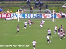 VIDÉO : Le puissant coup franc de Roberto Carlos en 2010. AFP