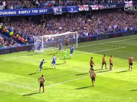 Assistência de De Bruyne para Oscar no Chelsea. DUGOUT
