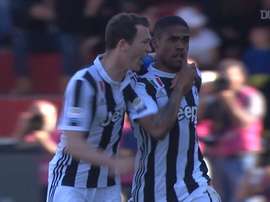 VIDEO: Douglas Costa's amazing goal Vs Benevento. DUGOUT