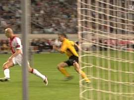 Stam's best Ajax moments. DUGOUT