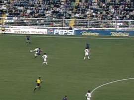 Xavi Hernández's goal from the midfield against Rayo Vallecano. DUGOUT