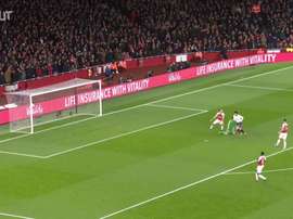 Son marca pelo Tottenham sobre o Arsenal. DUGOUT