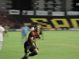 Adryelson segna al suo debutto con lo Sport Recife. Dugout