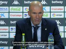 Zinedine Zidane concedeu entrevista após a partida contra o Betis. DUGOUT