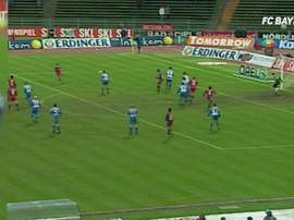 Le but magnifique de Lizarazu contre Duisbourg. DUGOUT