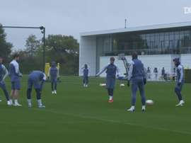 Les Spurs avant LASK. DUGOUT
