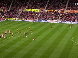 La tête magnifique de Crouch contre les Wolves. Dugout