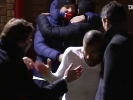 La célébration des parisiens après la victoire face à Manchester United. Dugout