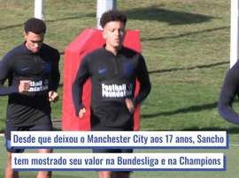 Aos 17 anos, Jadon Sancho soma atuações incríveis pelo Borussia Dortmund. DUGOUT