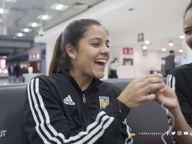 Las dos jugadoras del Tigres Femenil se divirtieron con el juego. DUGOUT